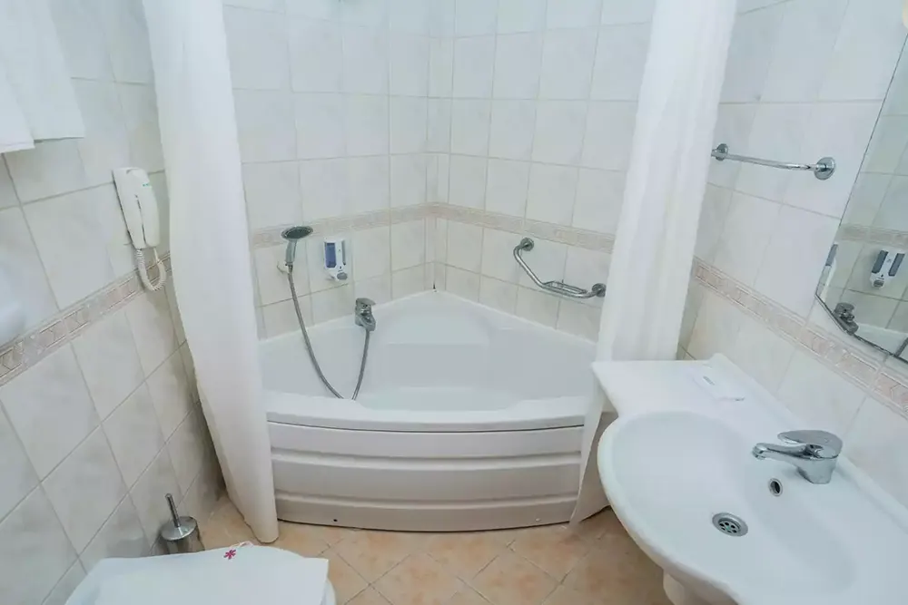 Standart Kara Manzaralı Oda